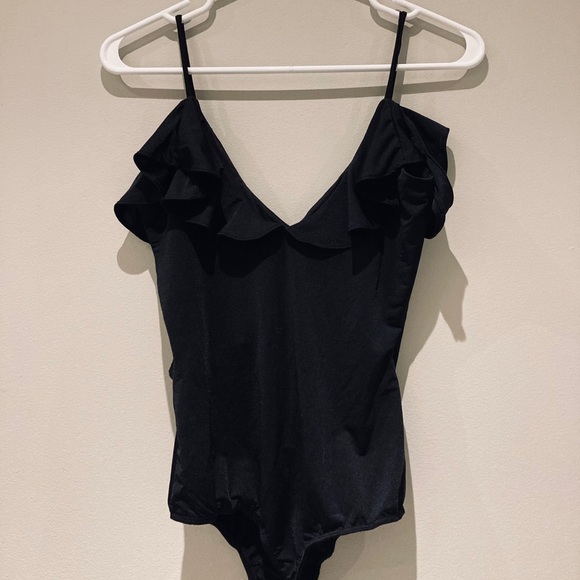 BRAND NEW BLACK BODYSUIT OFF THE SHOULDER - Picture 2 of 2